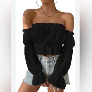 💥Urban Outfitter Off- Shoulder Black Top